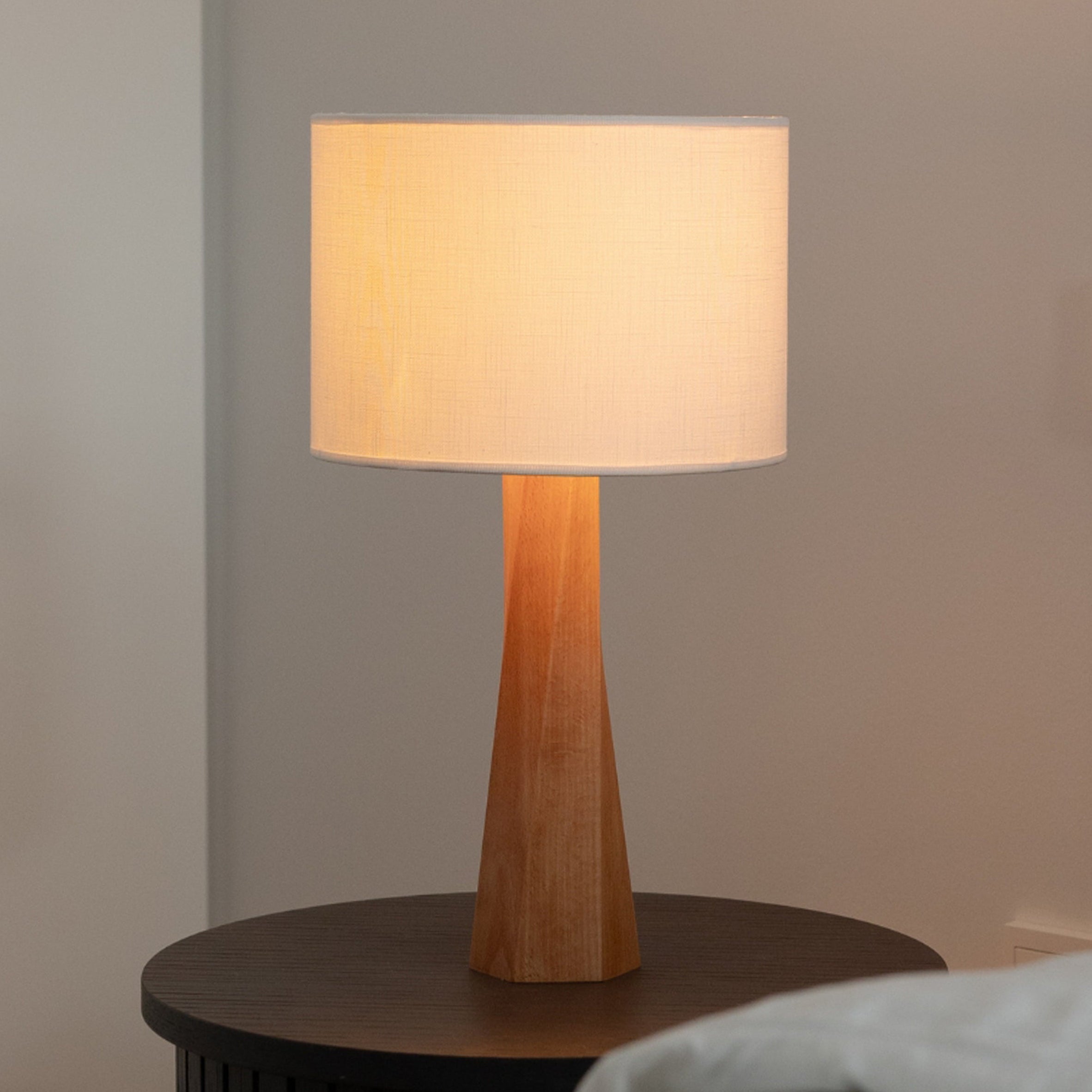 Bedside light, Bedroom light, Desk light, Bedside table lamp, Table light, Desk lamp, Tablelamp, Wood desk lamp, Bedside table lamp, Wooden tablelamp, Wooden lamp base, Handcrafted lamp