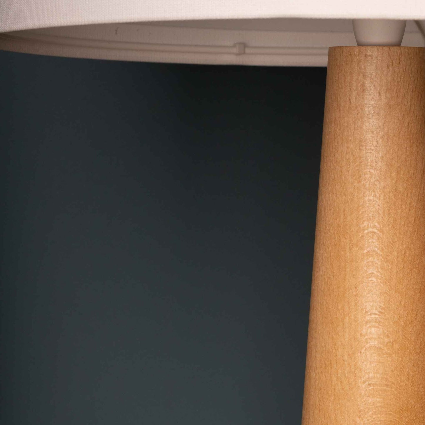 Vector Wood Table Lamp